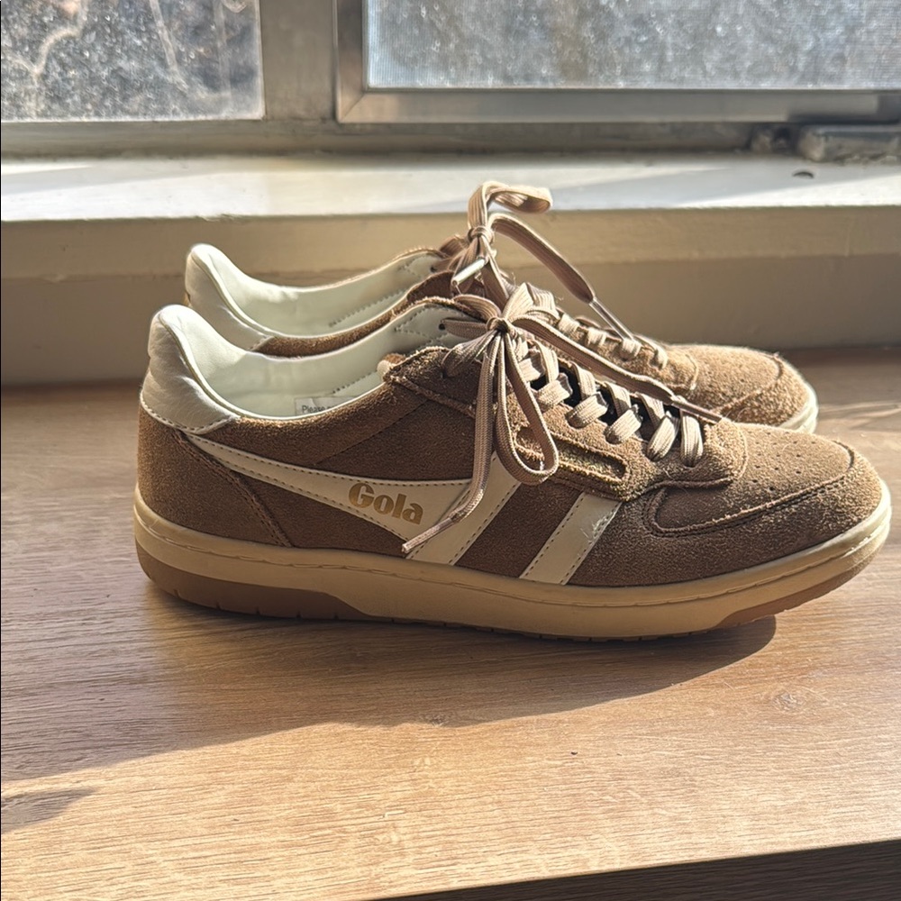 EUC Gola Hawk Suede Sneakers